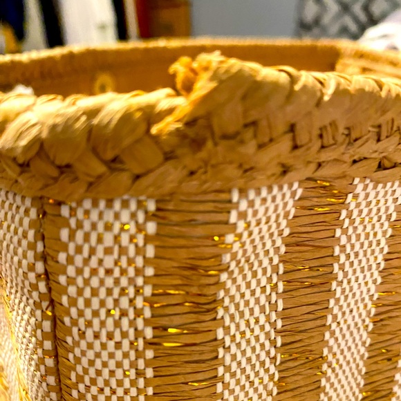 2 Chic Big gold and white tote bag - Picture 8 of 8